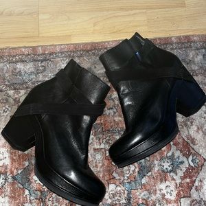 Eileen Fisher Black Leather Heeled Ankle Boots 10